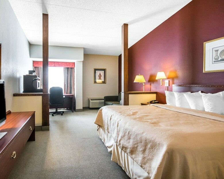 Hotel Quality Inn & Suites