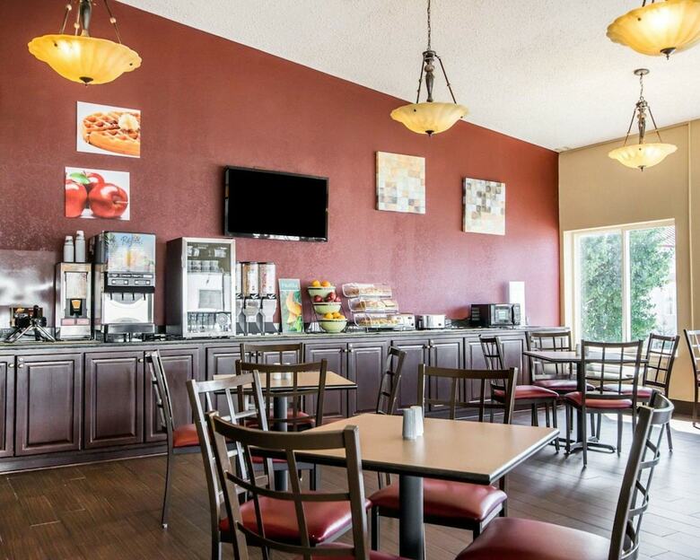 Hotel Quality Inn & Suites