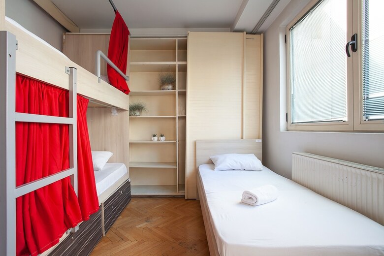 Hostal Urban Hostel & Apartments