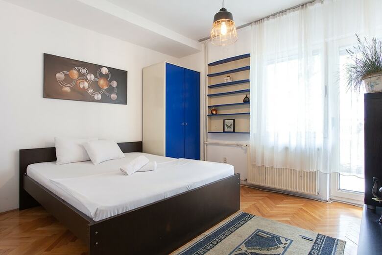 Hostal Urban Hostel & Apartments