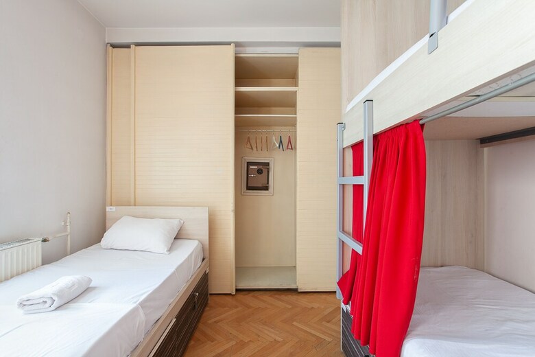 Hostal Urban Hostel & Apartments