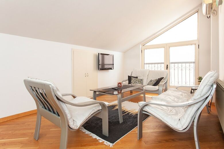 Hostal Urban Hostel & Apartments