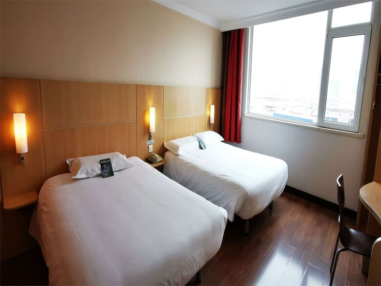 Hotel Ibis Tianjin Railway Station