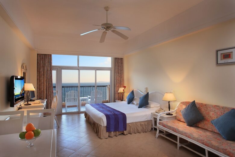 Sanya Golden Phoenix Sea View Hotel