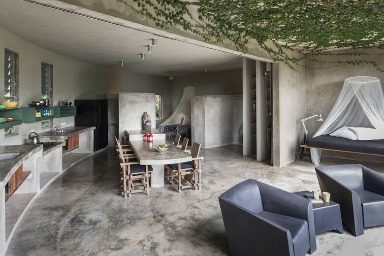Hotel Hix Island House