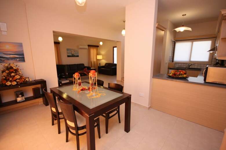 Vineland Holiday Villas
