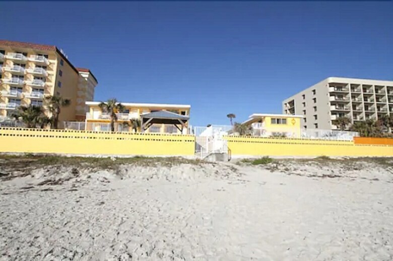 Motel Oceanfront Inn And Suites
