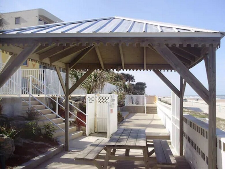 Motel Oceanfront Inn And Suites