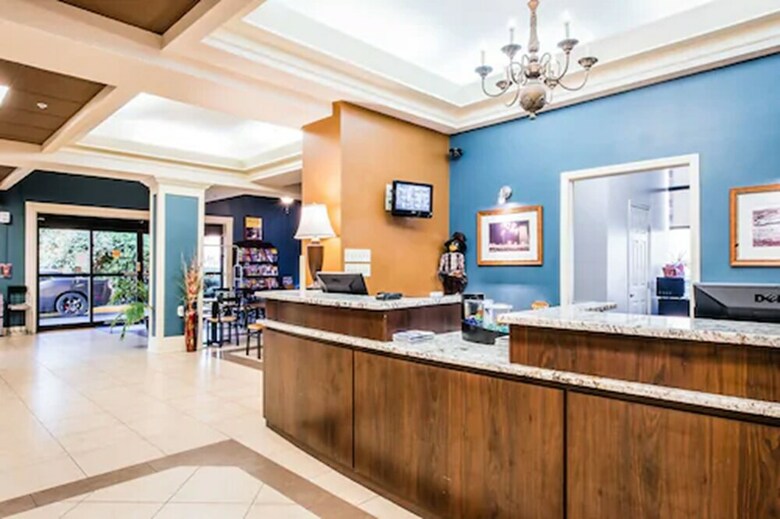 Hotel Aqua Beach Inn