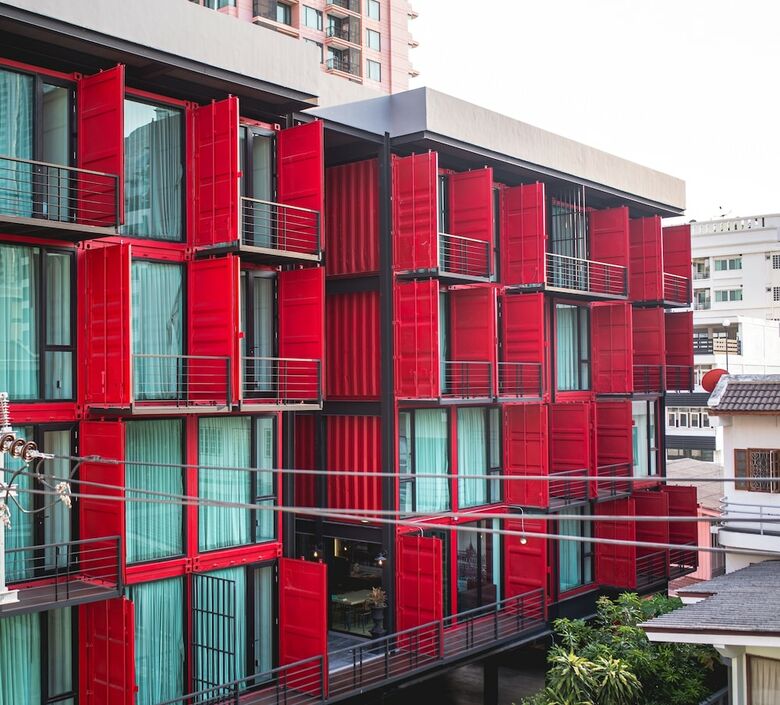 Hostal Reddoorz Plus @ Sleep Box Sukhumvit 22