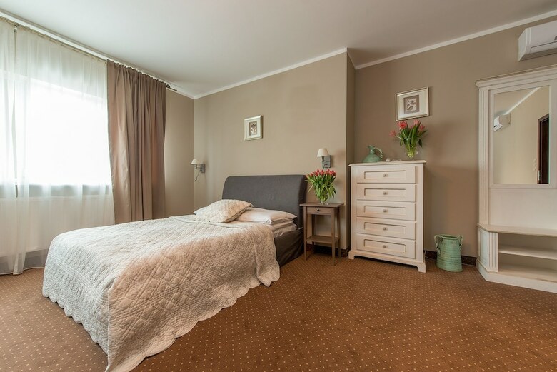 Hotel Riviera Airport Modlin