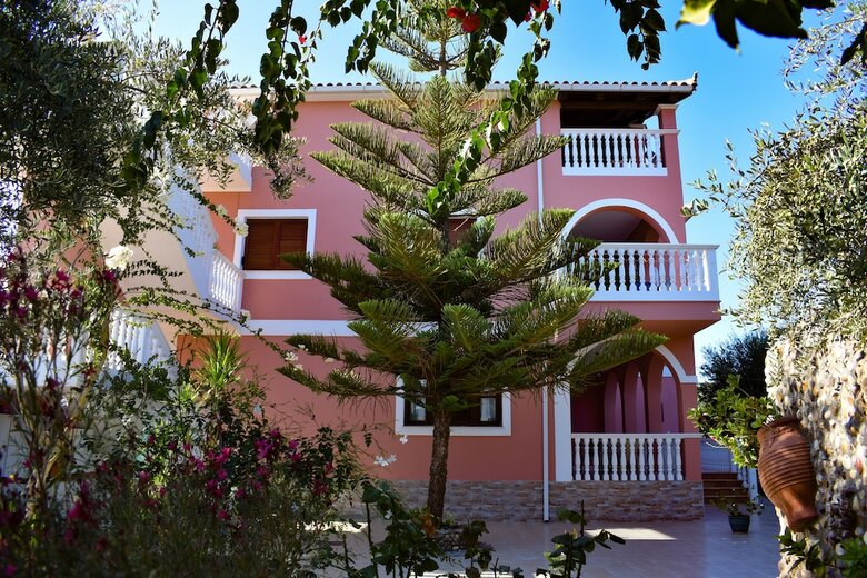 Arazzo Holiday Apartments