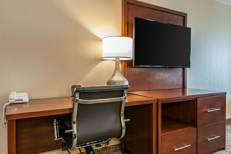 Hotel Comfort Suites