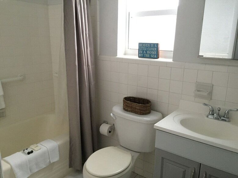 Apartamentos 4145 By The Sea Inn & Suites