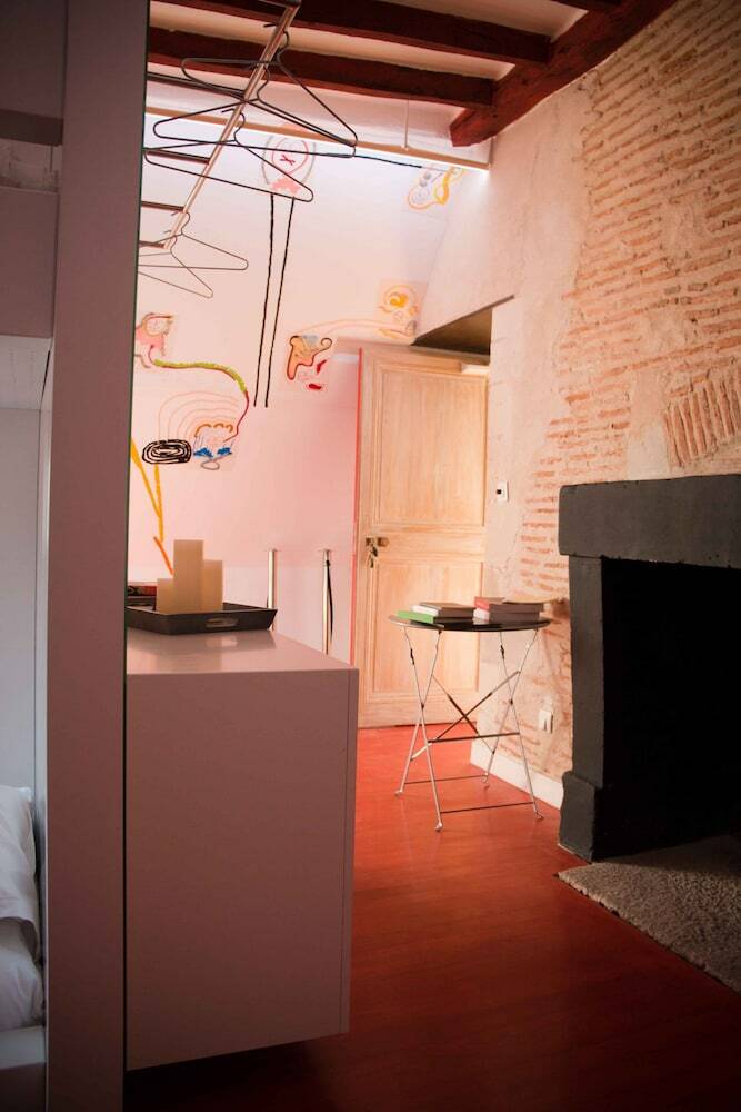 Hotel Surprenantes - Ch�teau Du P�