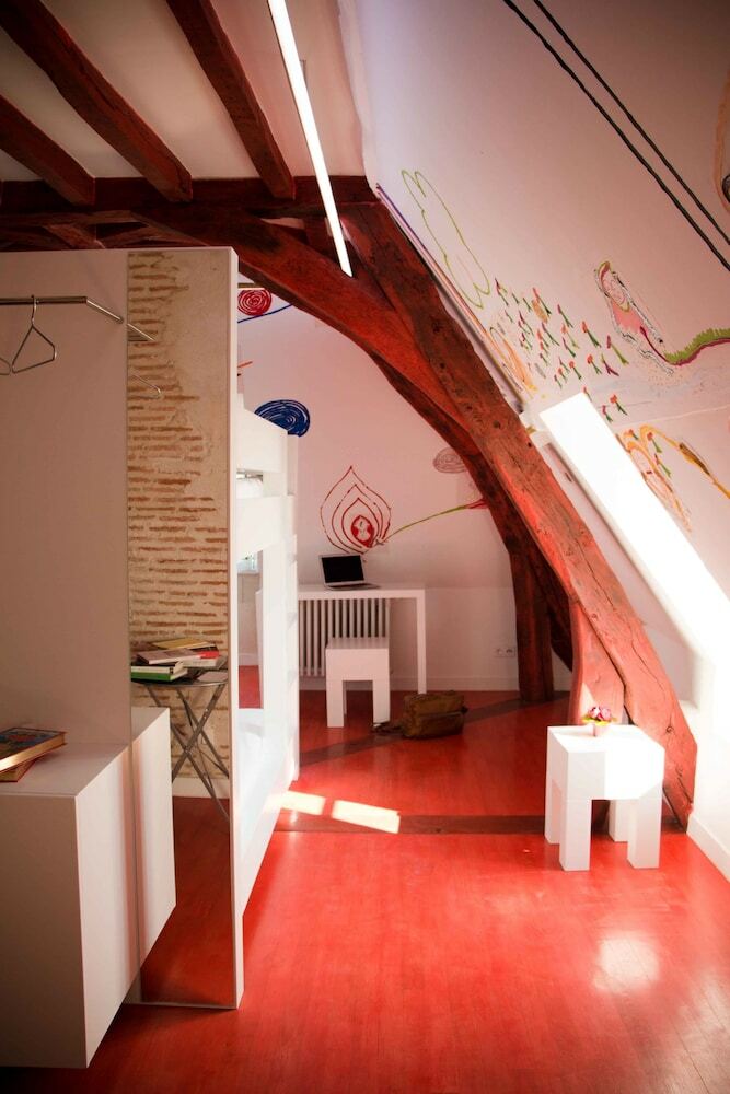 Hotel Surprenantes - Ch�teau Du P�