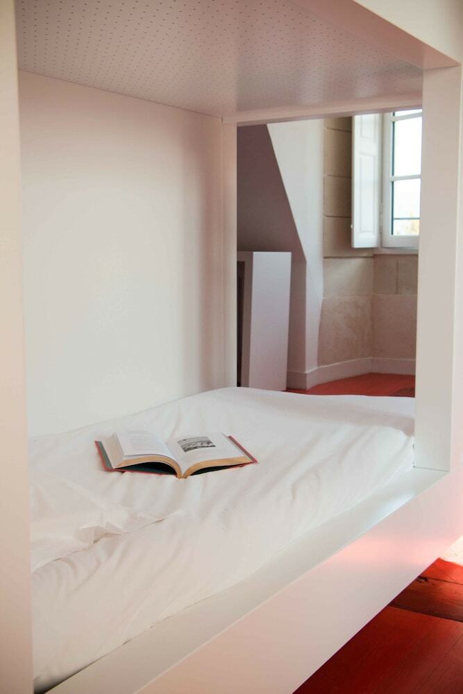 Hotel Surprenantes - Ch�teau Du P�
