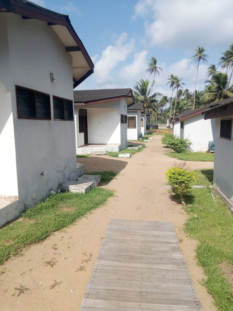 Tenack Beach Resort & Hotel