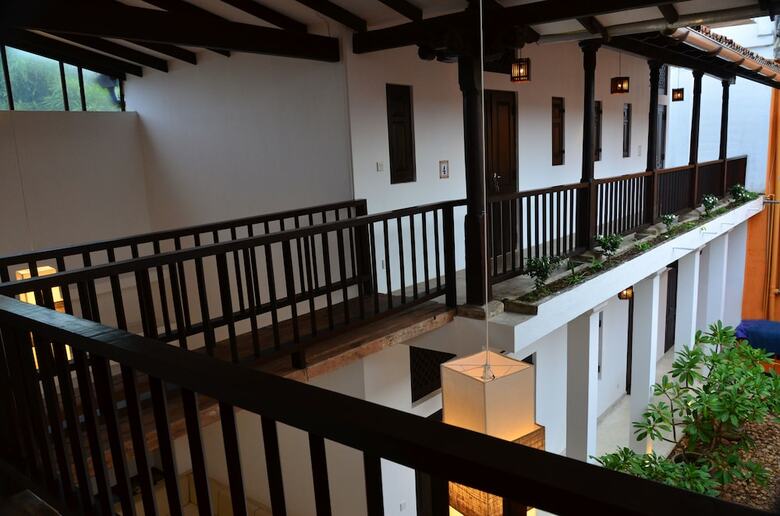 Hotel 56 By Deco (Managed By Deco On 44)