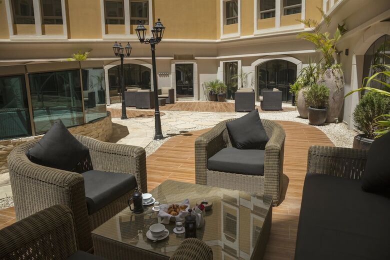 Aparthotel Coral Muscat Hotel & Apartment