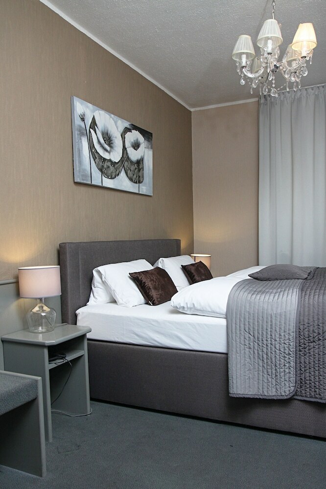 Lux Hotel