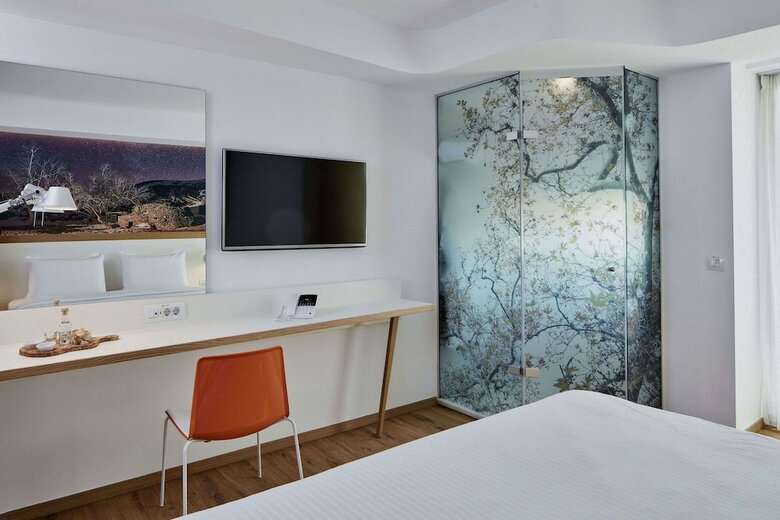 Olive Green Hotel