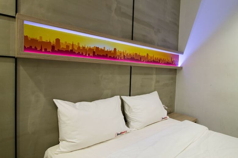 Hotel Reddoorz Plus @ Setiabudi Eight