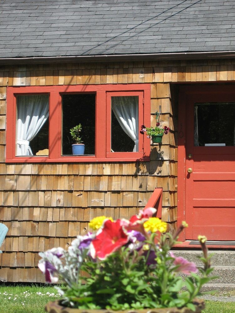 Posada Shakti Cove Cottages