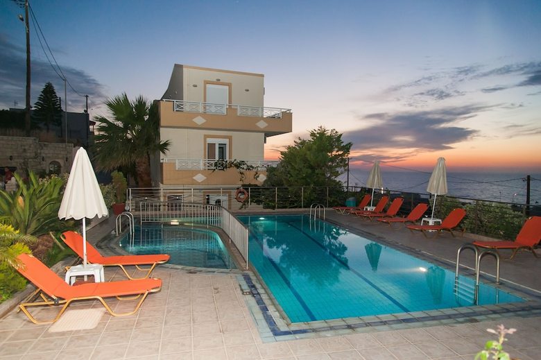Aparthotel Sunrise Studios & Apartments