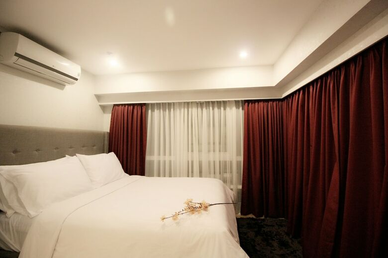 Maxstays - Max Style @ Fort Victoria