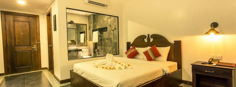 Yeak Loam Hotel