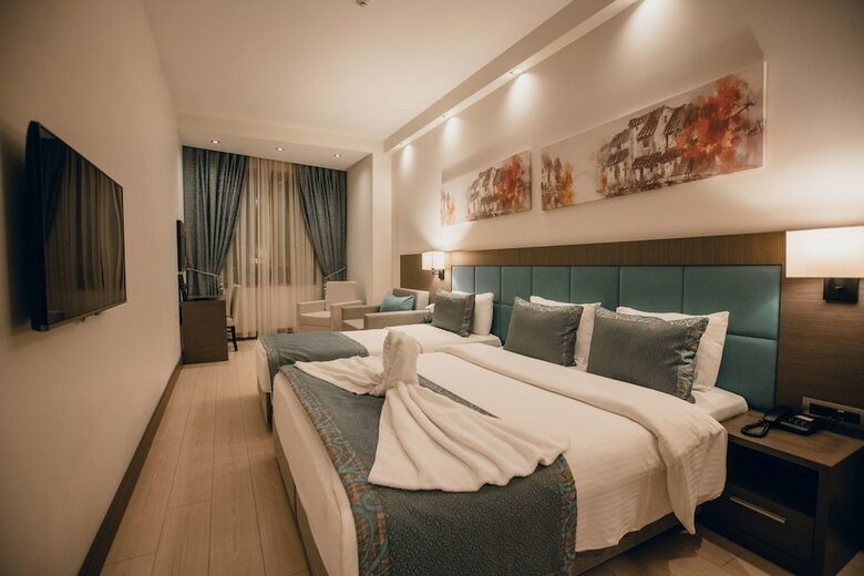 Hilly Hotel - Boutique Class