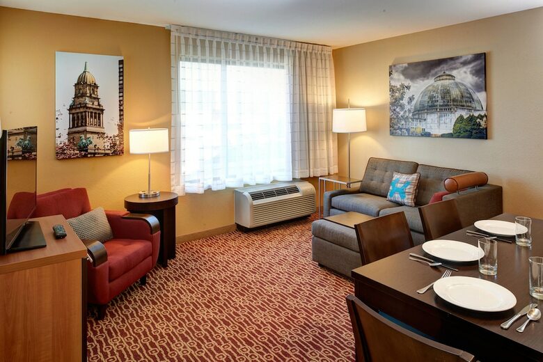Hotel Towneplace Suites By Marriott Detroit Troy
