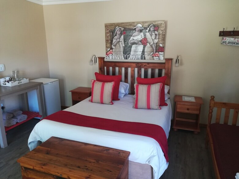 Hotel Travalia Guest Farm