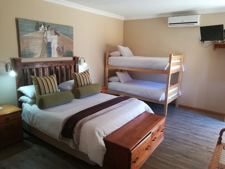 Hotel Travalia Guest Farm
