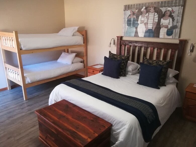 Hotel Travalia Guest Farm
