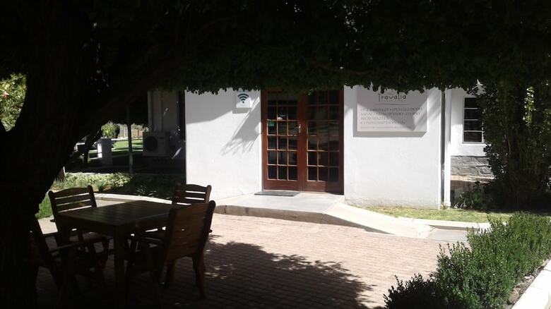 Hotel Travalia Guest Farm