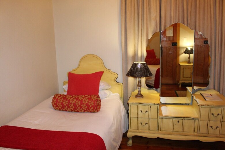 Hotel Travalia Guest Farm