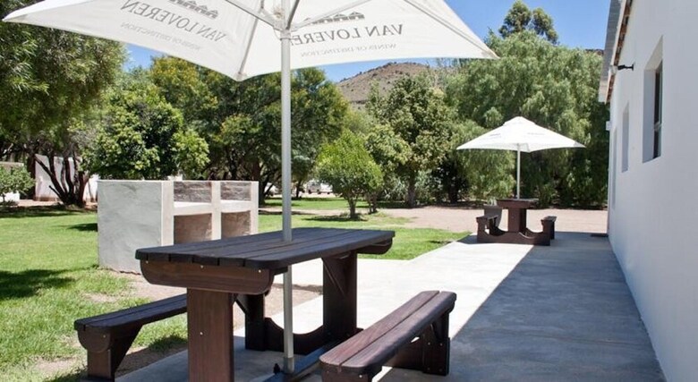 Hotel Travalia Guest Farm