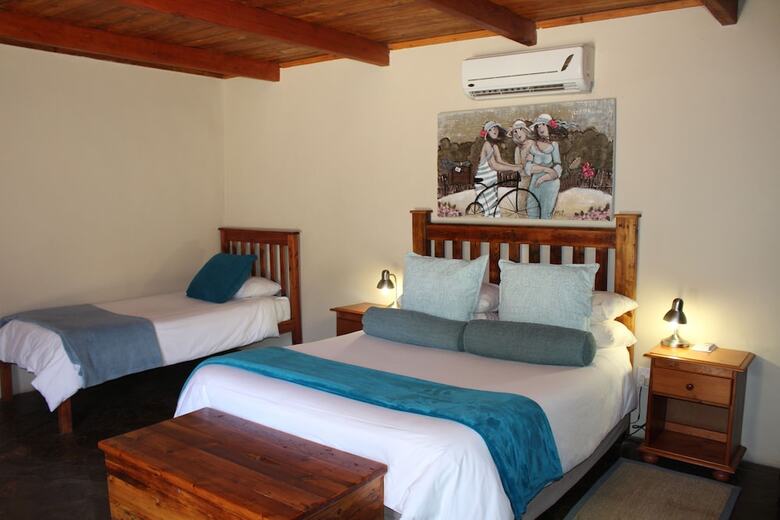 Hotel Travalia Guest Farm