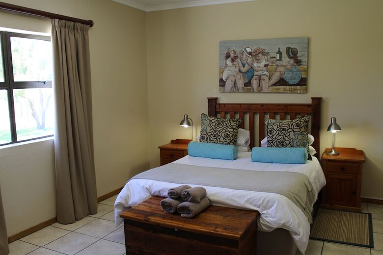 Hotel Travalia Guest Farm