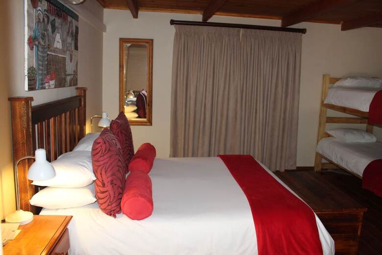 Hotel Travalia Guest Farm