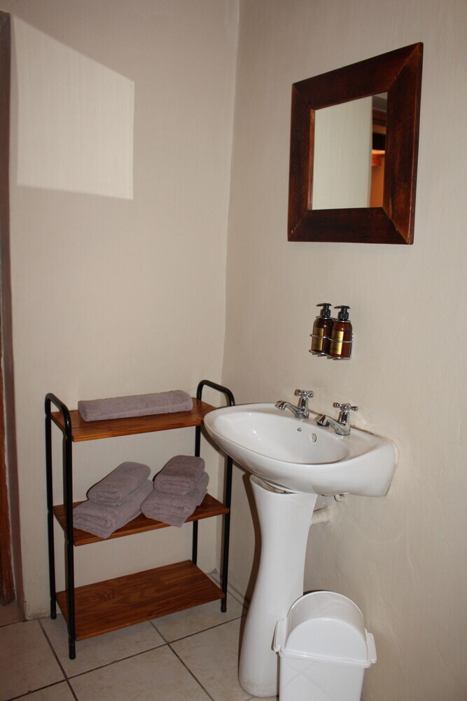Hotel Travalia Guest Farm