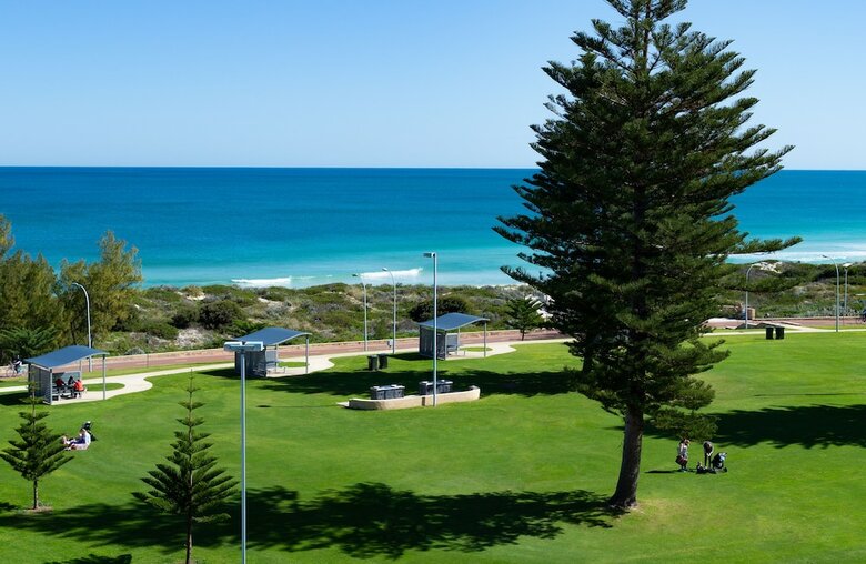 Aparthotel Mullaloo Beach Hotel & Apartments