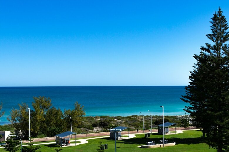 Aparthotel Mullaloo Beach Hotel & Apartments