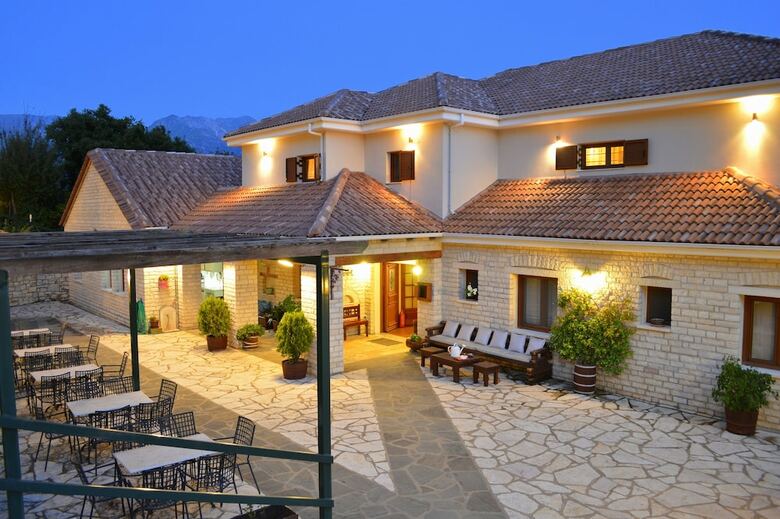 Lakmos Hotel
