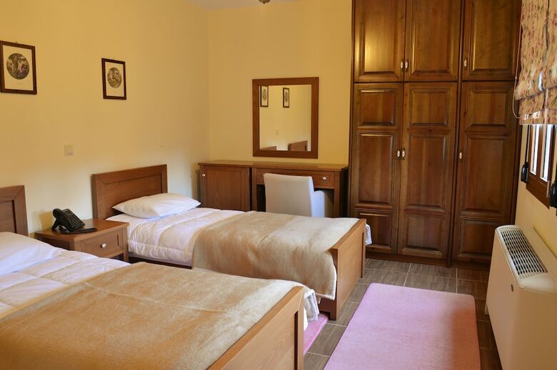 Lakmos Hotel