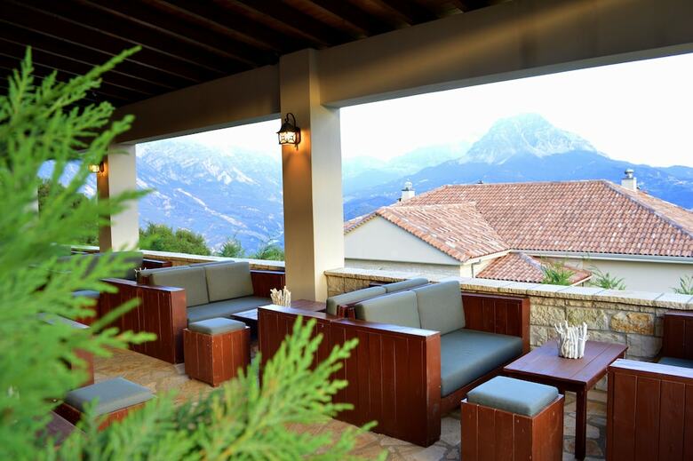 Lakmos Hotel