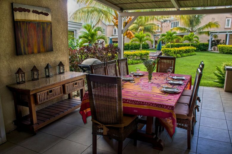 White Oaks Villas