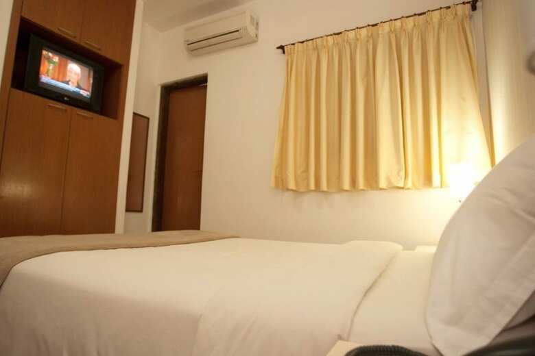Summit Hotel Aruj�